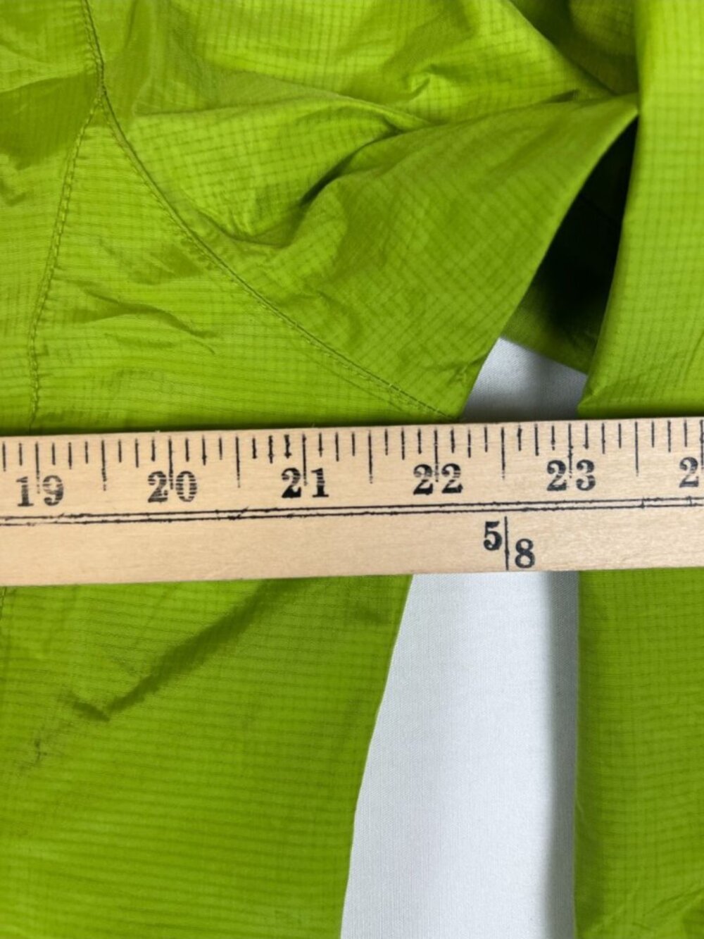 Patagonia Women L Torrentshell Waterproof Rain Jacket Lime Green Hooded H2No - Picture 8 of 9